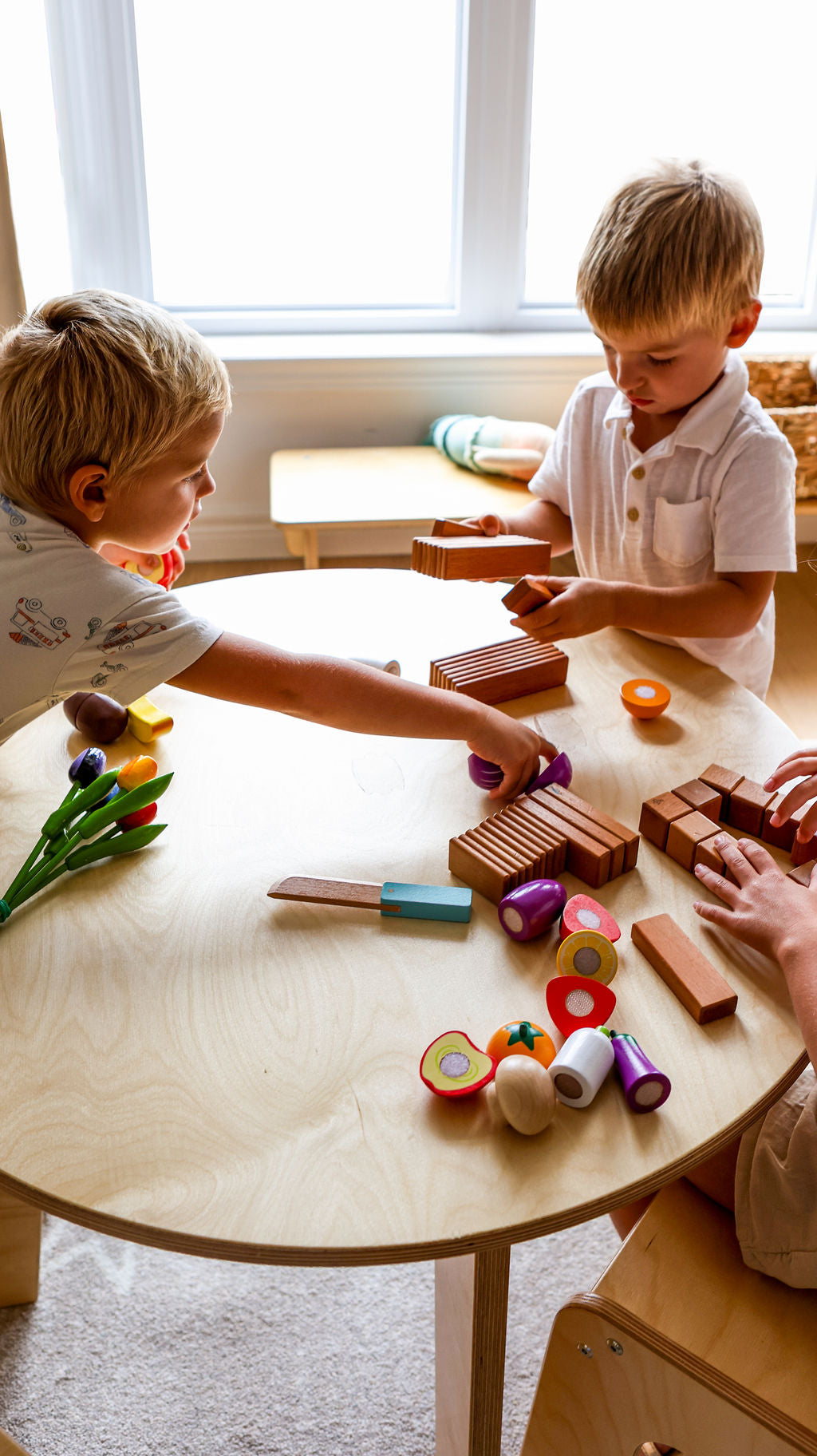 Infant Round Table - Adjustable 15"-17"