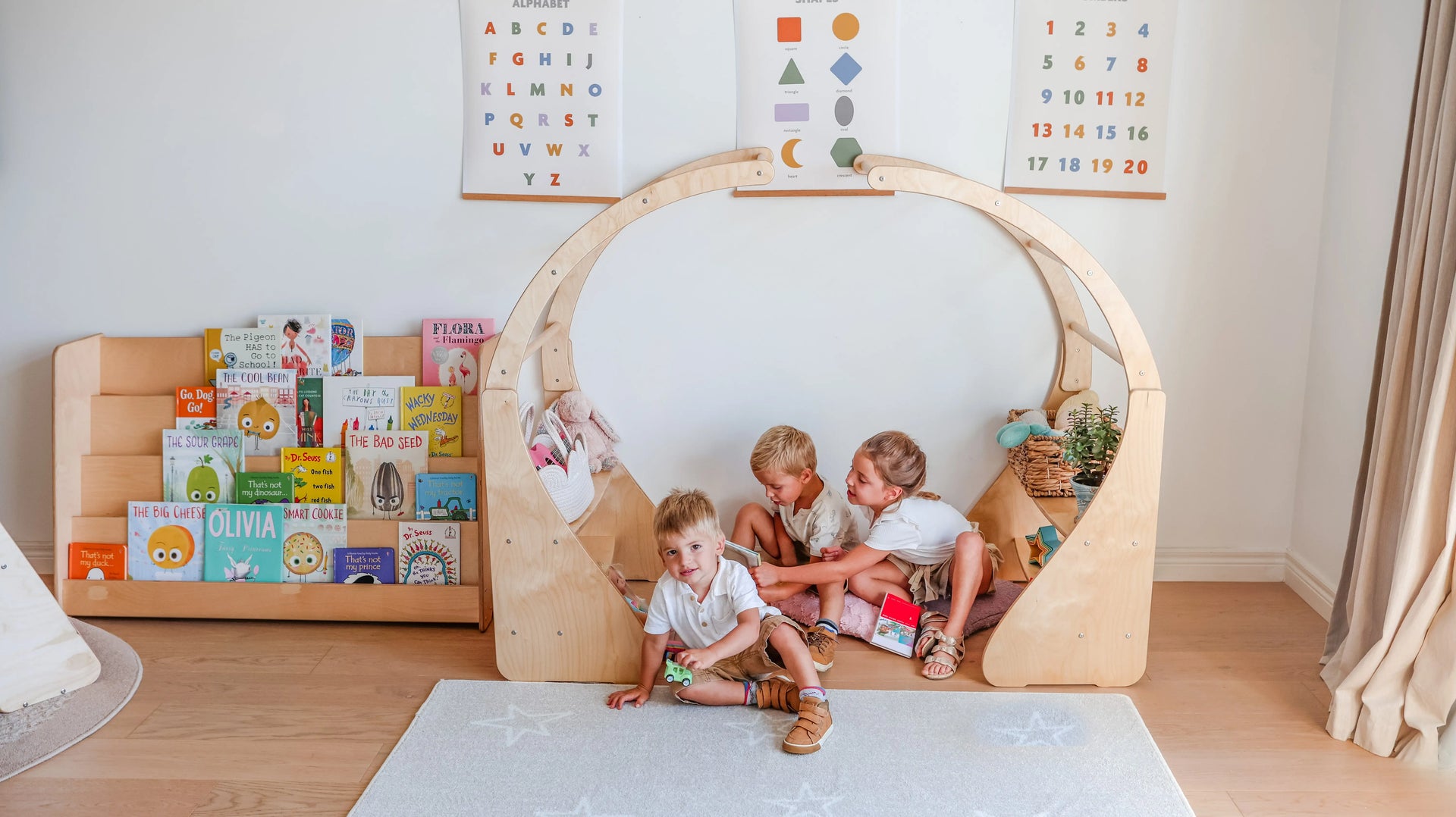 Waldorf Arch with Backing Fern Kids